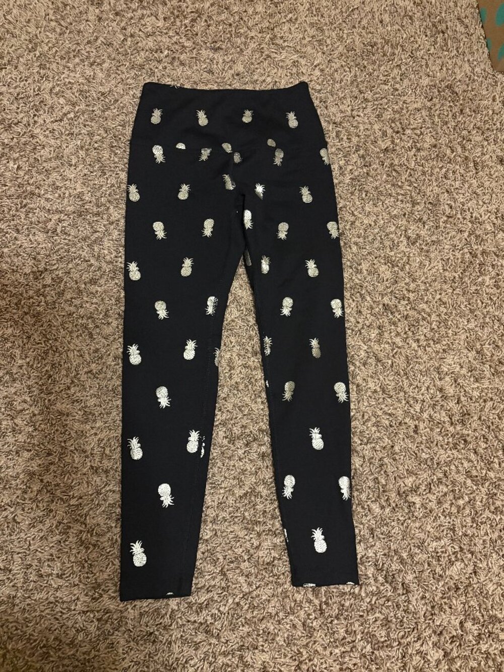 Beyond Yoga Leggings Size XS Xtra Small Black All Over Silver Pineapple Print